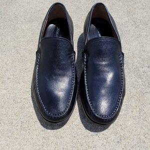 Johnston & Murphy Slip on Sheepskin shoes. Size 8